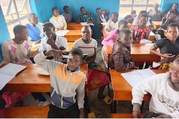 Schüler im Klassenzimmer der Baak Secondary School